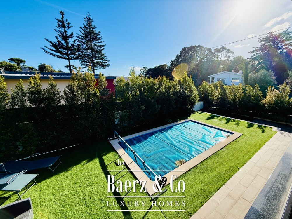 4 bedroom house with heated swiming pool garden and garage in Sintra image