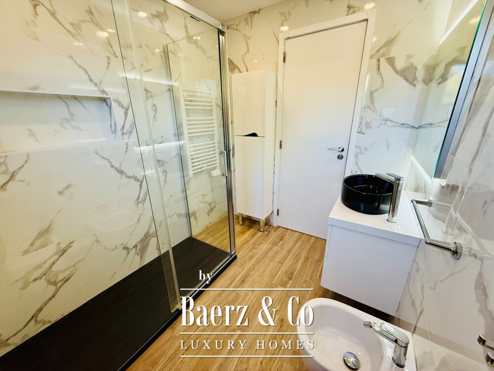 4 bedroom house with heated swiming pool garden and garage in Sintra image