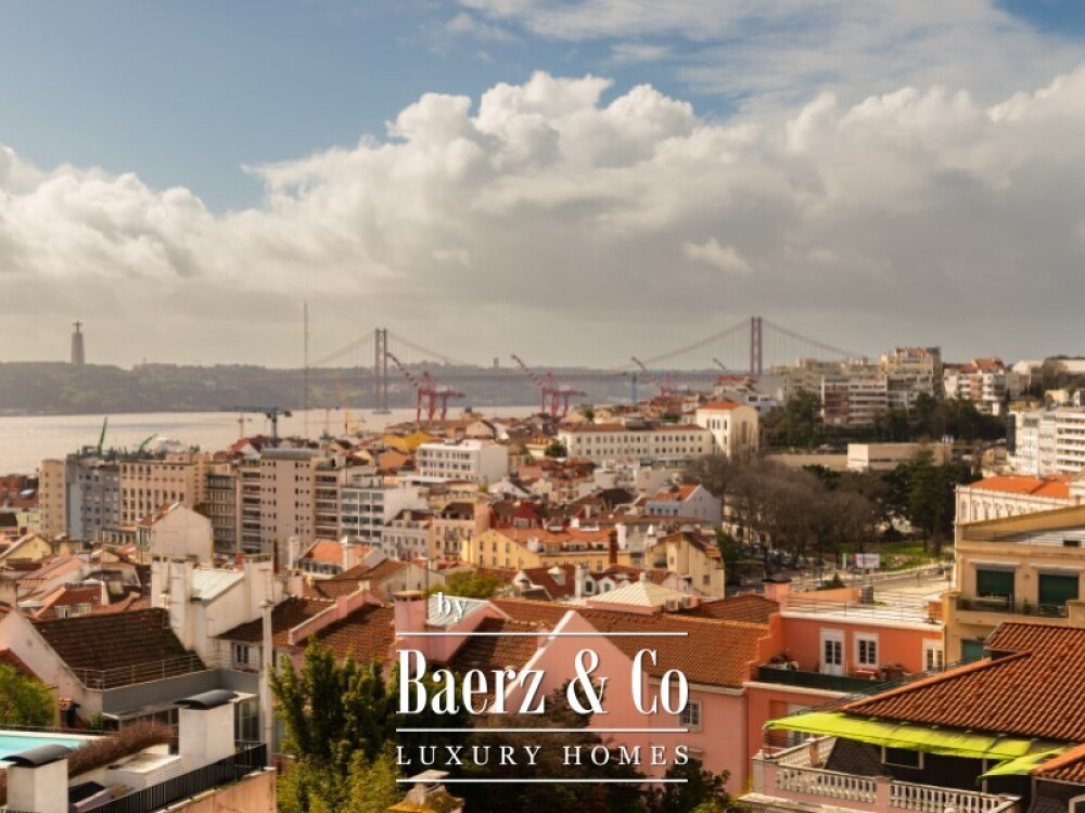 Discover this exceptional two-bedroom apartment in Príncipe Real, offering truly breathtaking views. image