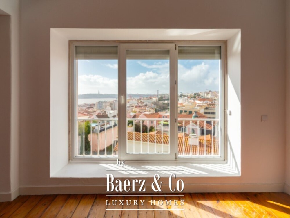 Discover this exceptional two-bedroom apartment in Príncipe Real, offering truly breathtaking views. image