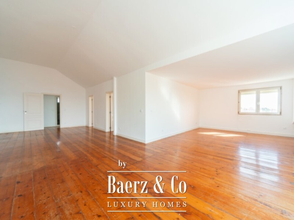Discover this exceptional two-bedroom apartment in Príncipe Real, offering truly breathtaking views. image