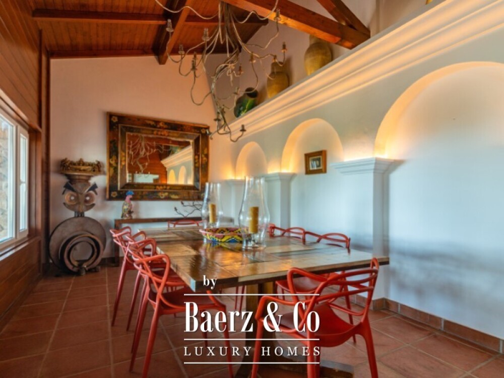 Single storey 3 bedroom villa with swimming pool, tennis court and plot of 5,320 sqm in Fontanelas, Sintra image