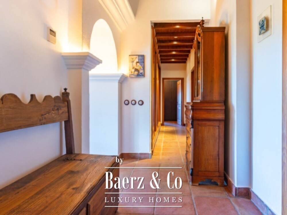 Single storey 3 bedroom villa with swimming pool, tennis court and plot of 5,320 sqm in Fontanelas, Sintra image