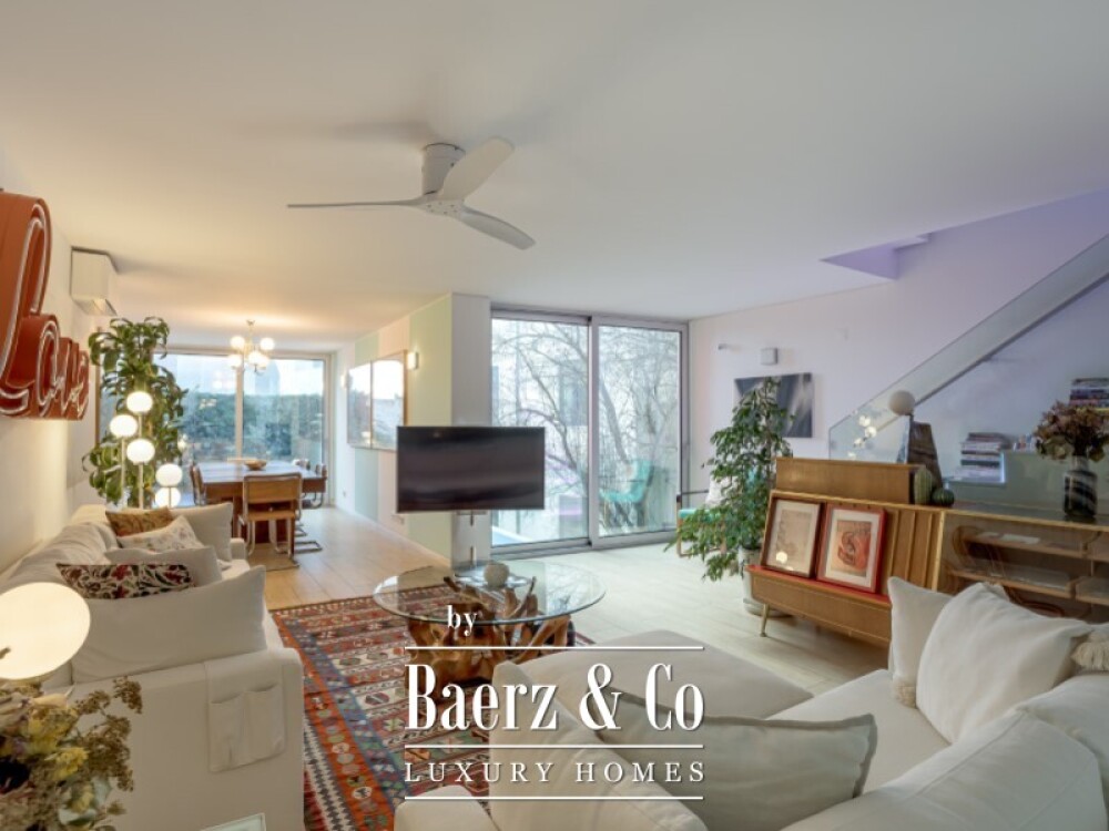 House 4 Bedrooms + 3 Sale Lisboa image