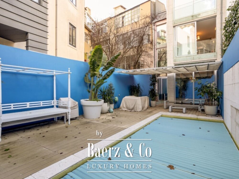 House 4 Bedrooms + 3 Sale Lisboa image
