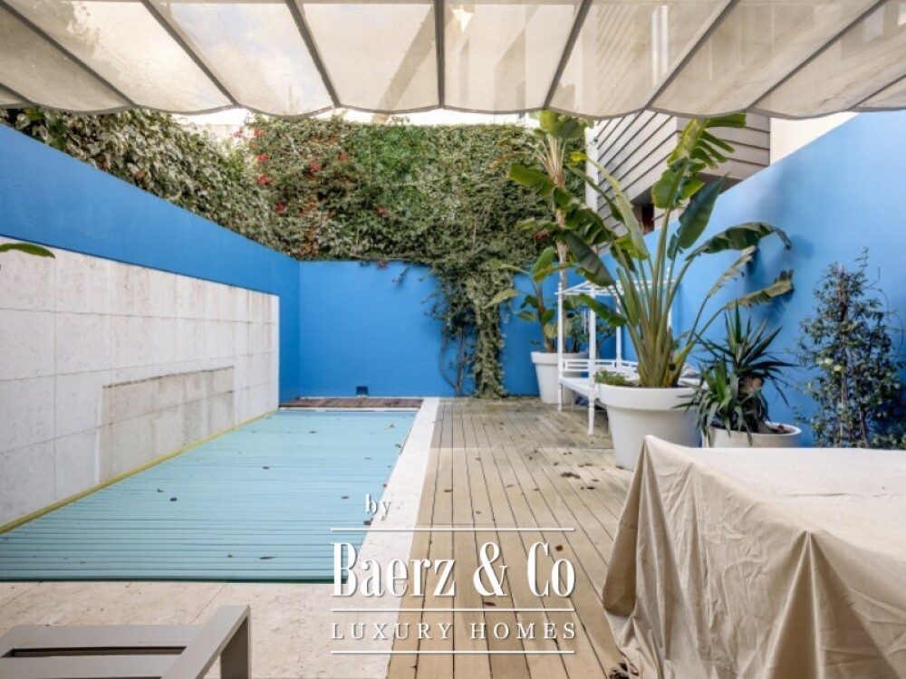 House 4 Bedrooms + 3 Sale Lisboa image