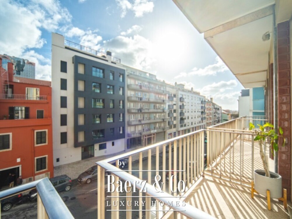 3 bedroom apartment near Amoreiras image