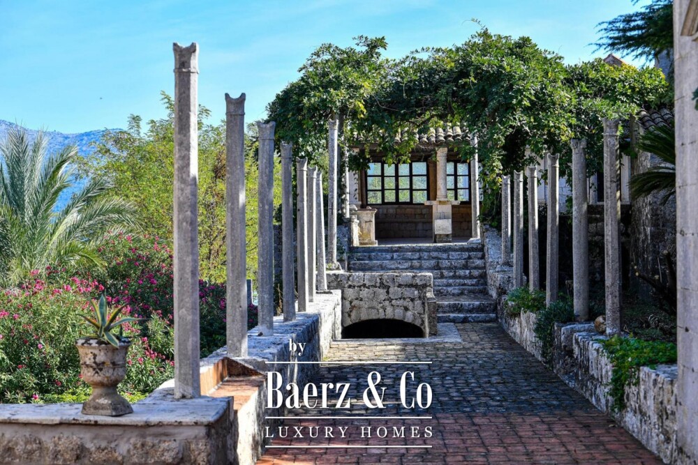 Dubrovnik surroundings - a unique summer residence preserved in its original form image