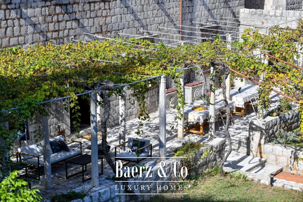 Dubrovnik surroundings - a unique summer residence preserved in its original form image