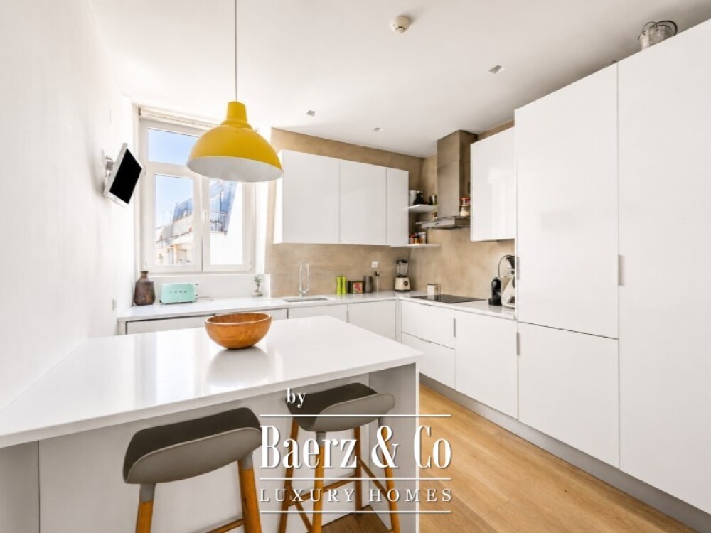 3 Bedroom Apartment with Estrela Basilica View | 138 m² | 2 Garage Spaces | Storage Room image