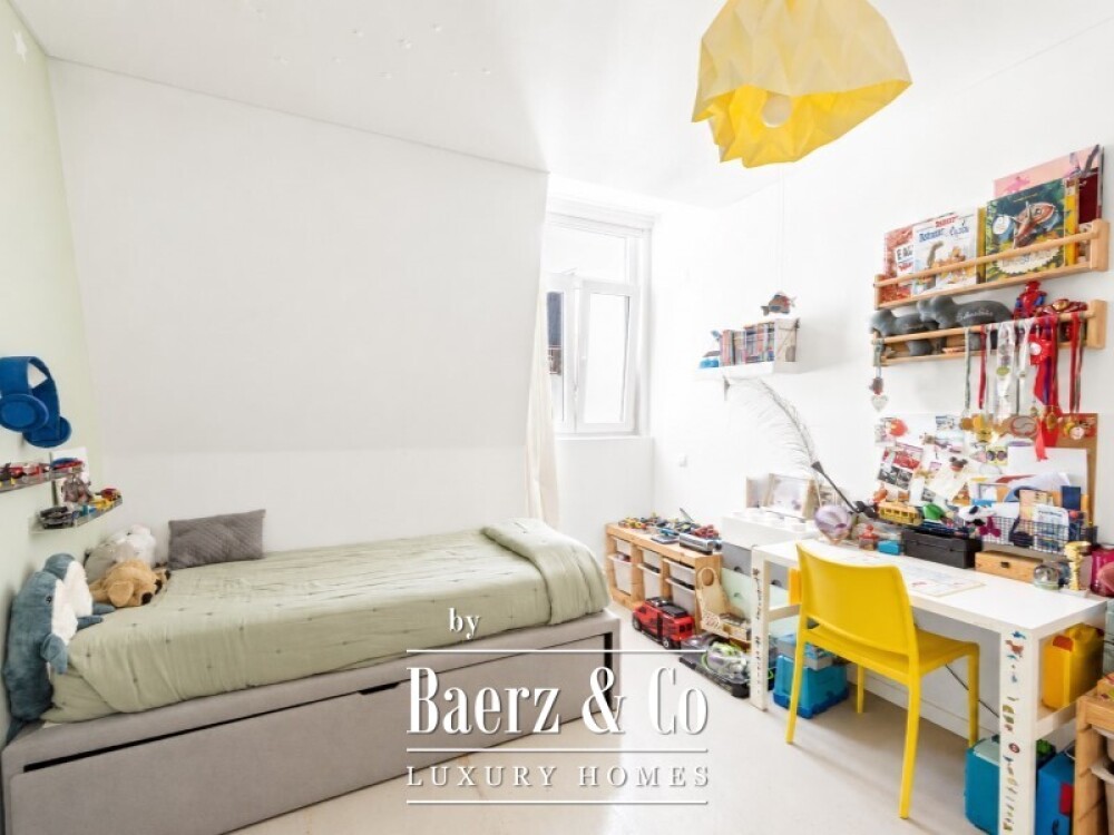 3 Bedroom Apartment with Estrela Basilica View | 138 m² | 2 Garage Spaces | Storage Room image