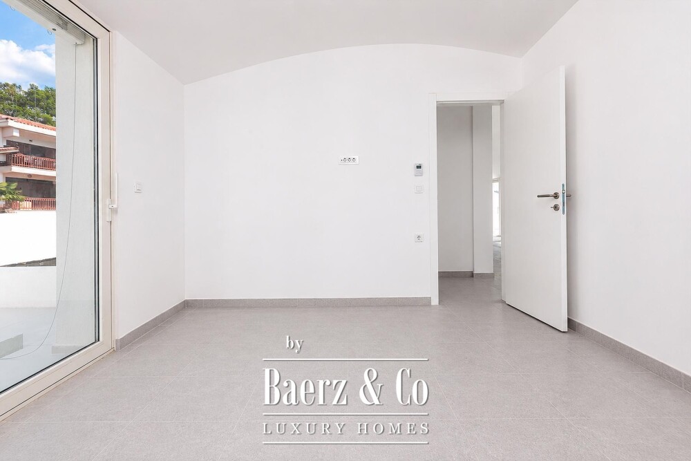 Opatija Privé, exclusive three-room penthouse 109.4 m², swimming pool, gym image