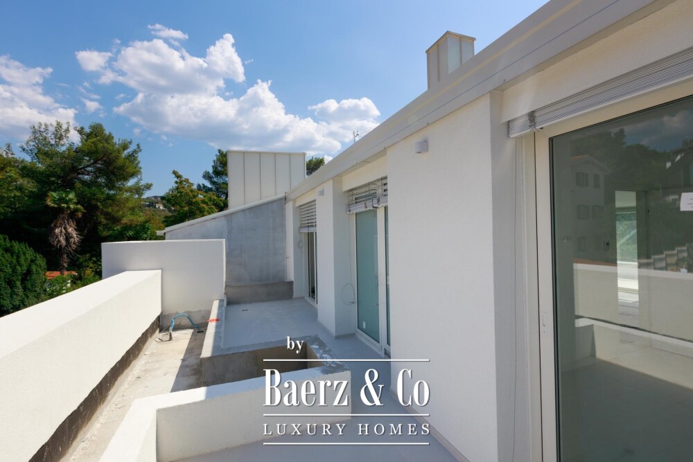 Opatija Privé, exclusive three-room penthouse 109.4 m², swimming pool, gym image