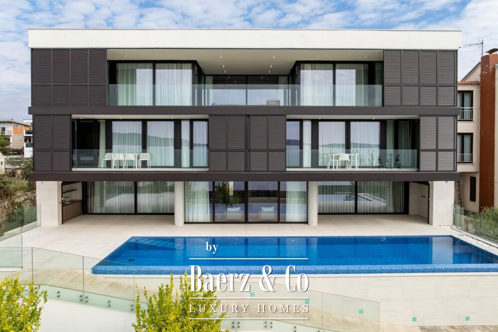 Brodarica, exclusive villa first row to the sea image