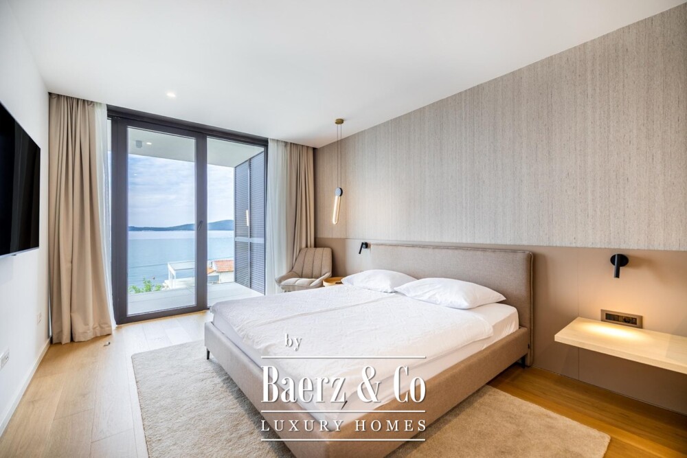 Brodarica, exclusive villa first row to the sea image