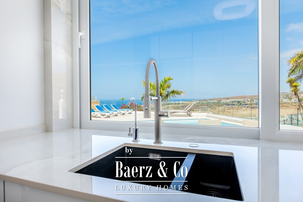 Refurbished villa with a separate annexe on Tenerife image