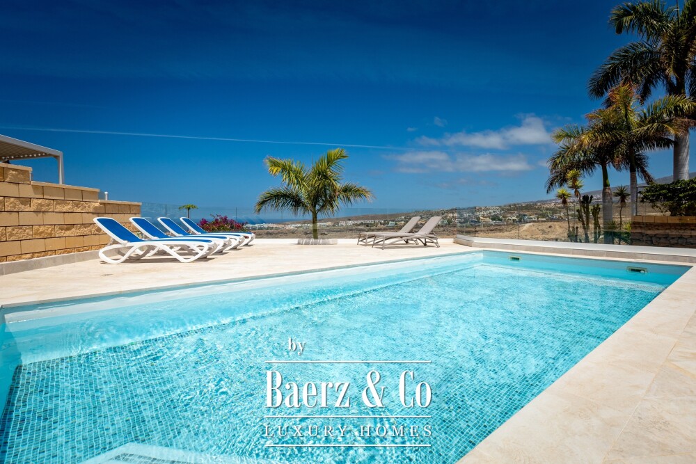 Refurbished villa with a separate annexe on Tenerife image