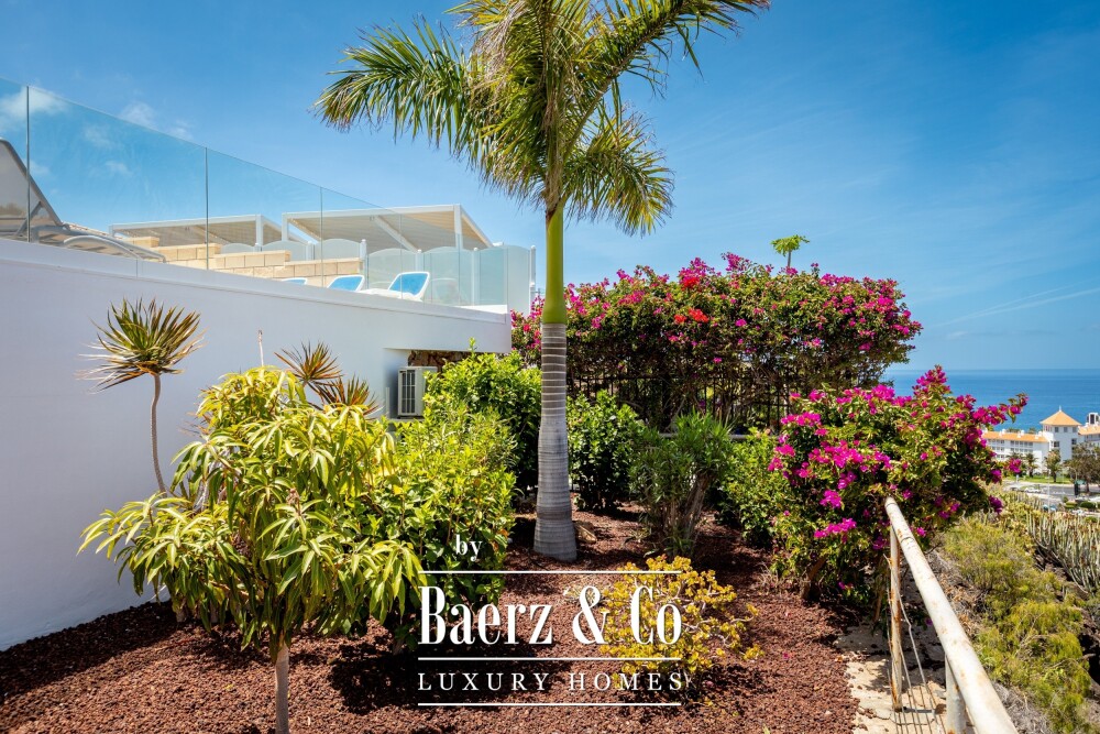 Refurbished villa with a separate annexe on Tenerife image