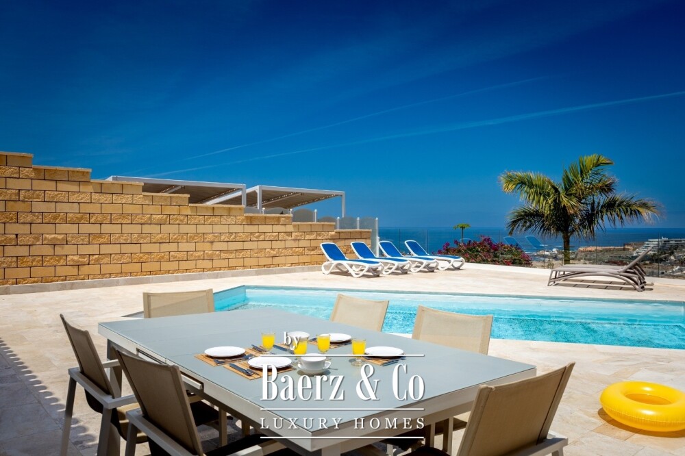 Refurbished villa with a separate annexe on Tenerife image