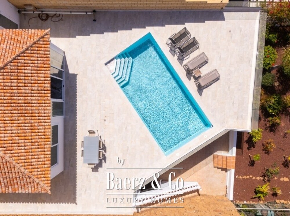 Refurbished villa with a separate annexe on Tenerife image