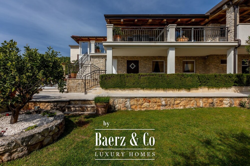 Rogoznica, a beautiful villa with a pool, a view of the sea and a hidden garden image