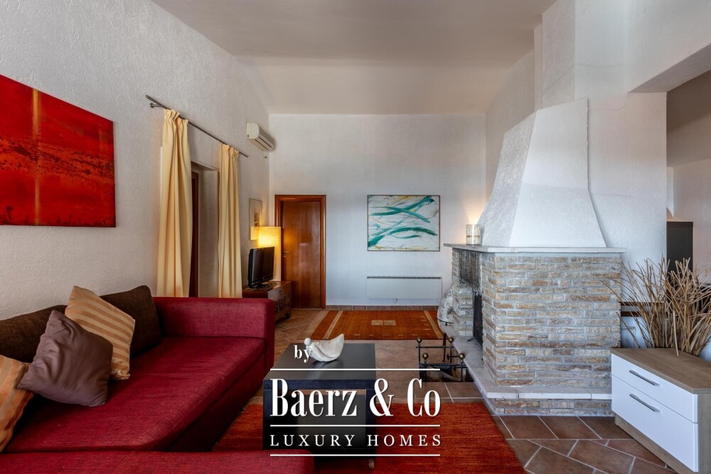 Rogoznica, a beautiful villa with a pool, a view of the sea and a hidden garden image