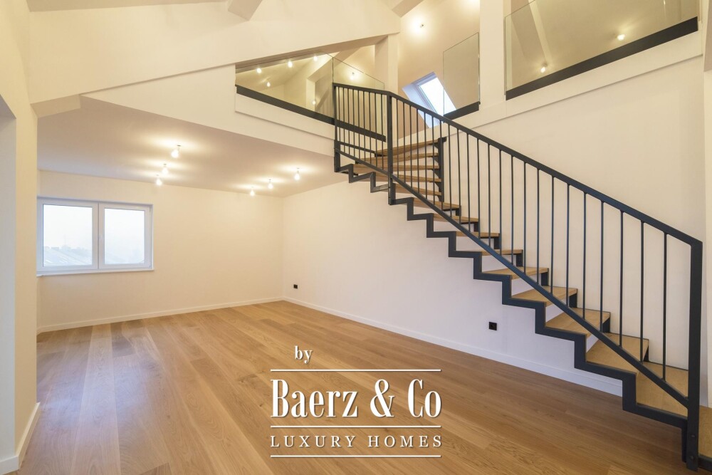 Zagreb, Srebrnjak, modern five-room penthouse 194 m² with gallery and garage image