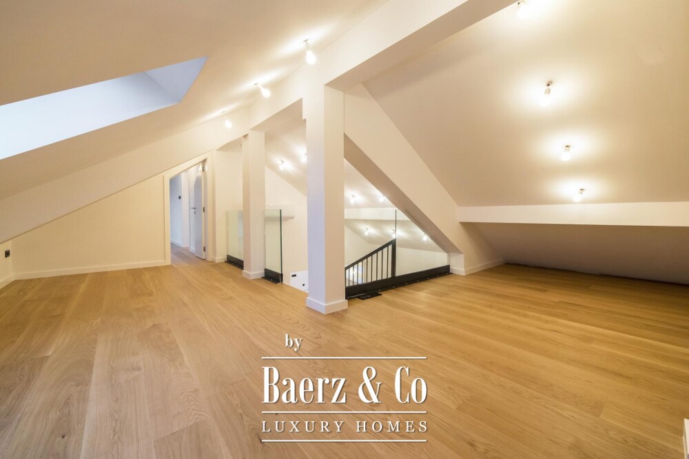 Zagreb, Srebrnjak, modern five-room penthouse 194 m² with gallery and garage image