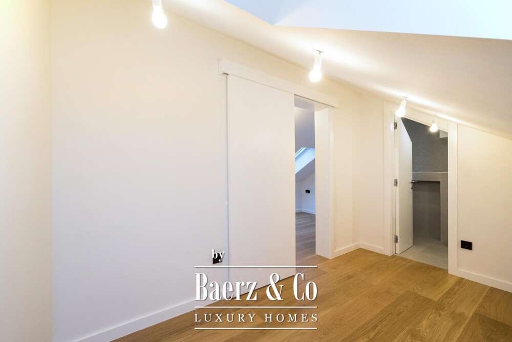 Zagreb, Srebrnjak, modern five-room penthouse 194 m² with gallery and garage image