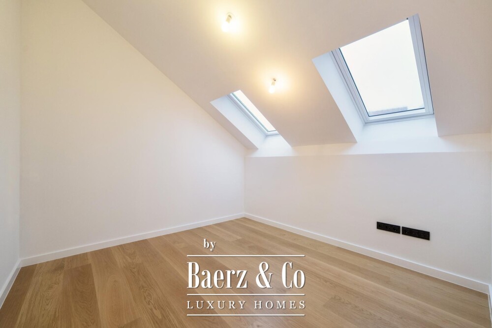 Zagreb, Srebrnjak, modern five-room penthouse 194 m² with gallery and garage image