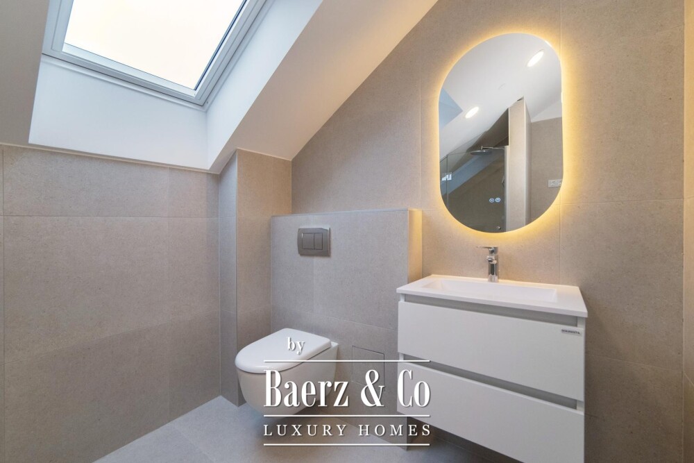 Zagreb, Srebrnjak, modern five-room penthouse 194 m² with gallery and garage image
