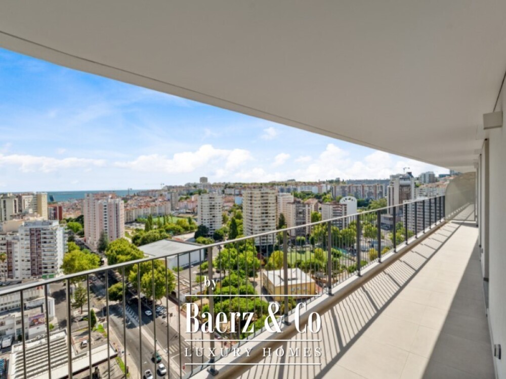 Prestigious 3 Bedroom Apartment with River View, in Miraflores image