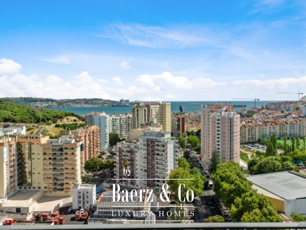 Prestigious 3 Bedroom Apartment with River View, in Miraflores image