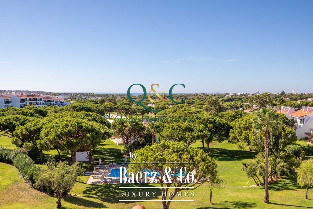 Beautiful luxury home in Quarteira, Vila Sol image