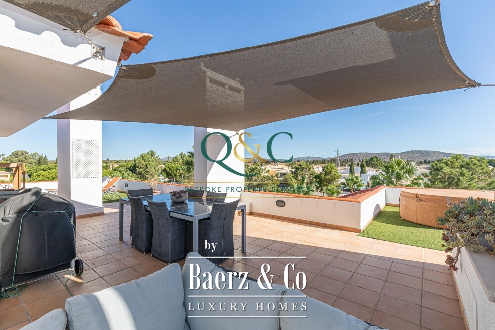 Beautiful luxury home in Quarteira, Vila Sol image