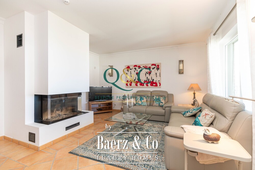 Beautiful luxury home in Quarteira, Vila Sol image