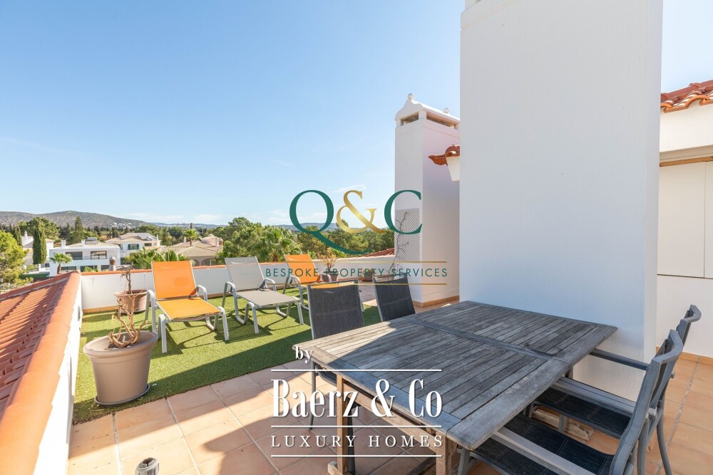 Beautiful luxury home in Quarteira, Vila Sol image