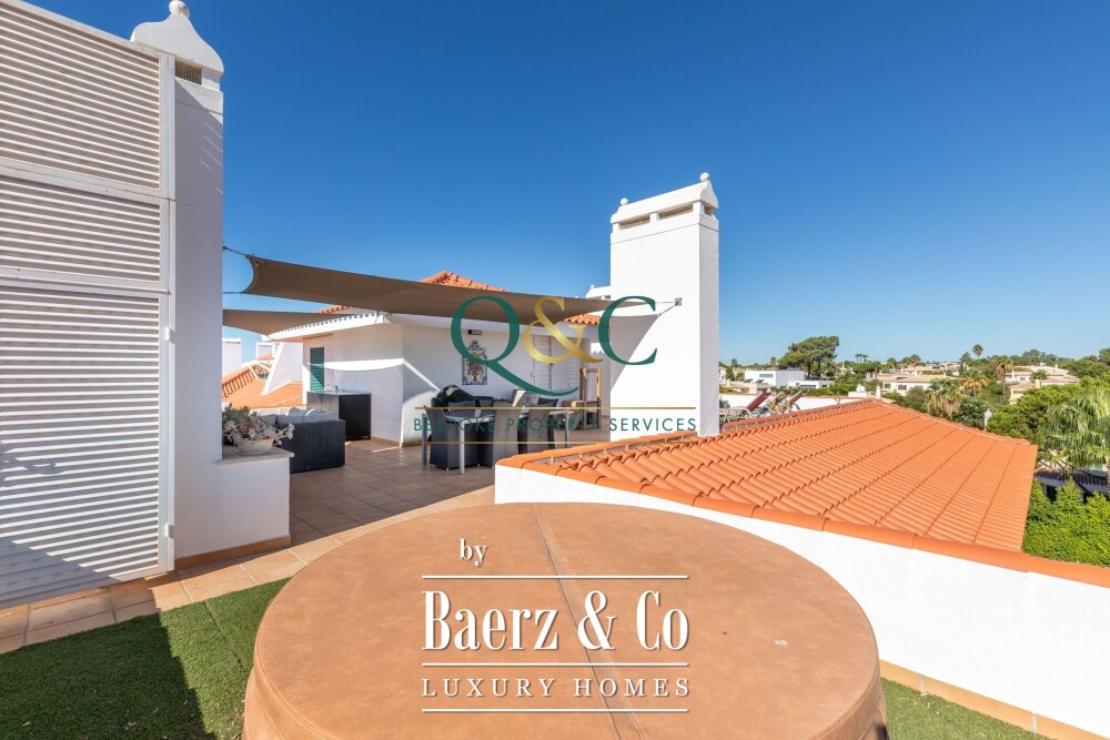 Beautiful luxury home in Quarteira, Vila Sol image