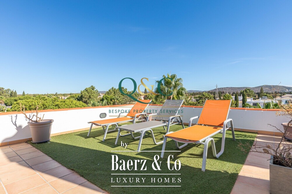 Beautiful luxury home in Quarteira, Vila Sol image