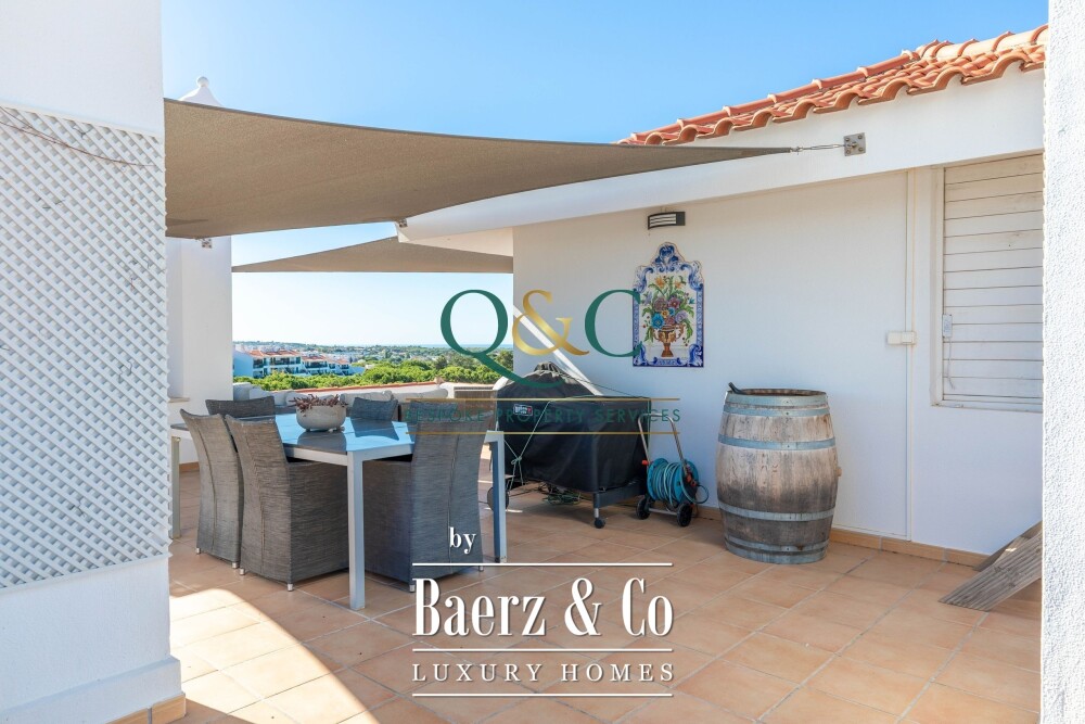 Beautiful luxury home in Quarteira, Vila Sol image
