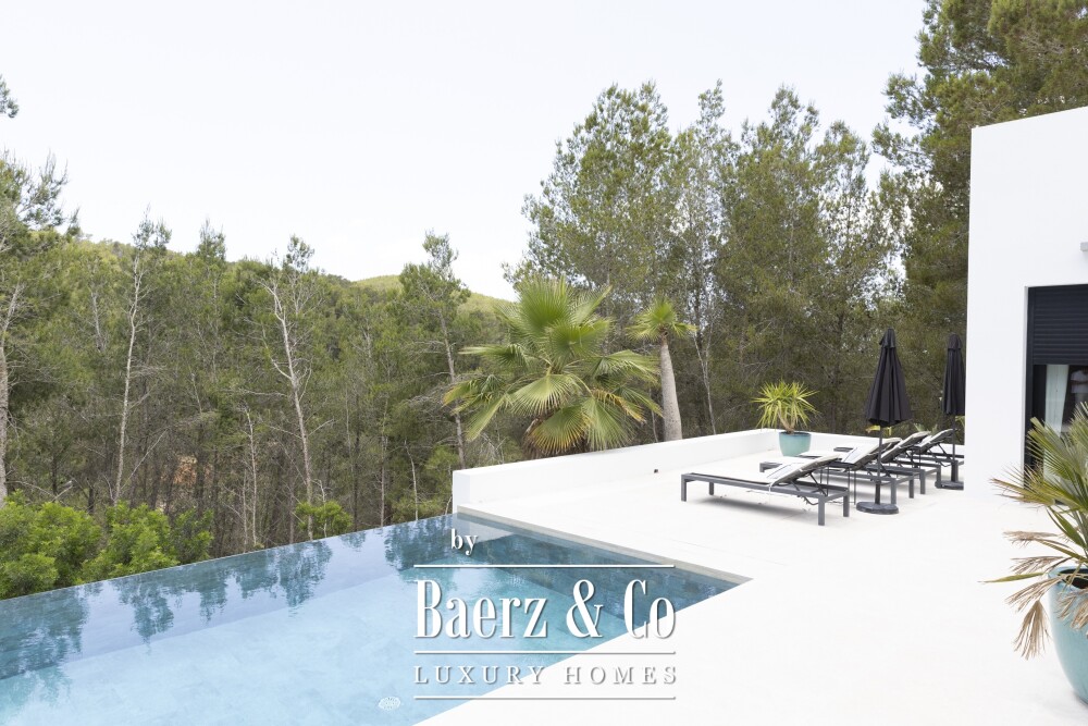 Beautiful villa next so Santa Gertrudis image