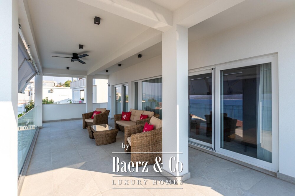 Okrug Donji, unique villa with panoramic sea view image