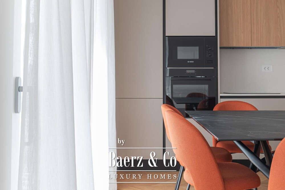 Okrug Gornji, two luxury residential units near the beach image