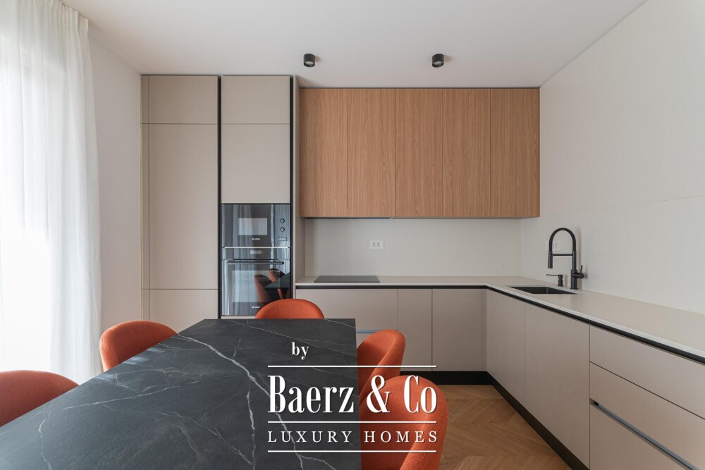 Okrug Gornji, two luxury residential units near the beach image