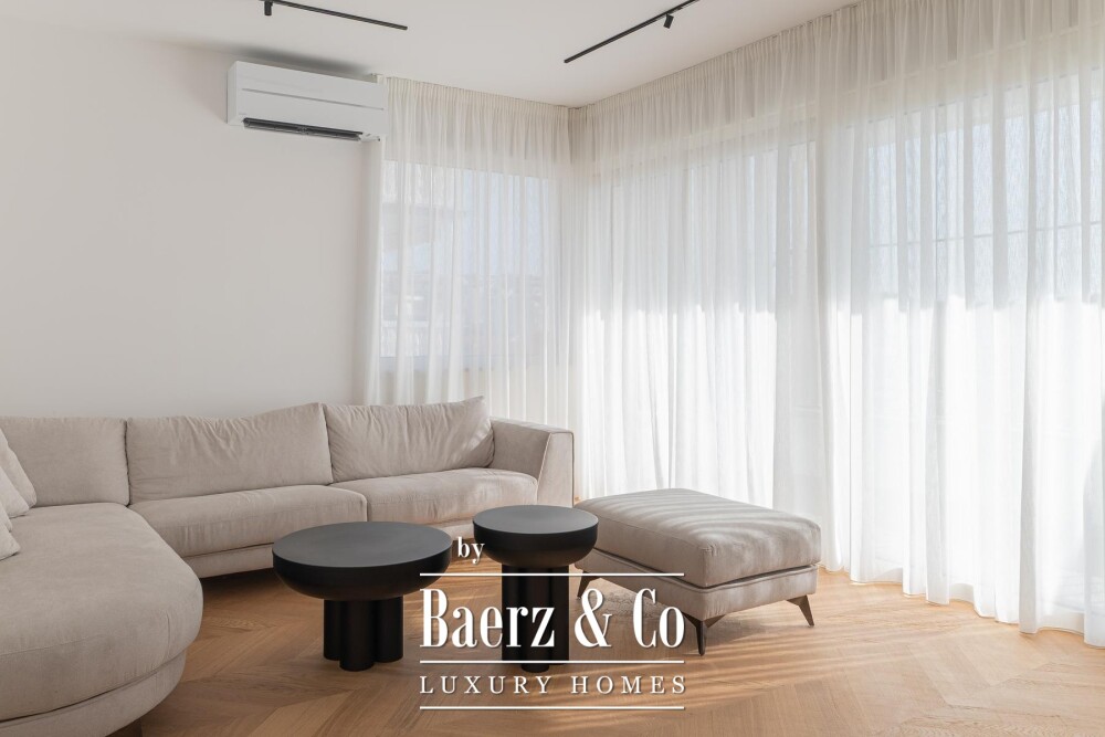 Okrug Gornji, two luxury residential units near the beach image