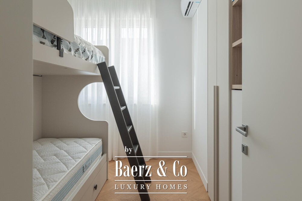 Okrug Gornji, two luxury residential units near the beach image