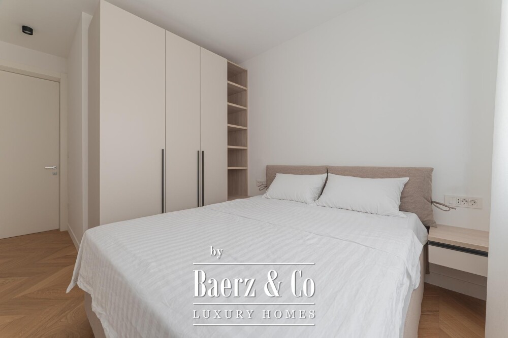 Okrug Gornji, two luxury residential units near the beach image