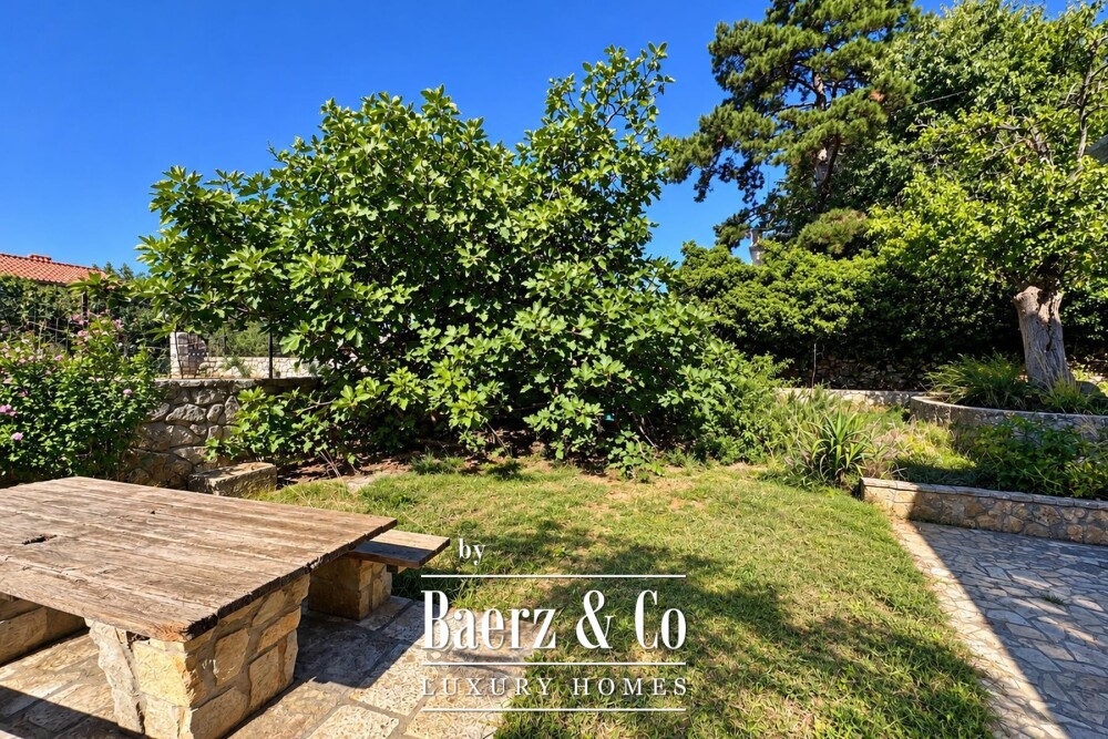 Island of Cres, Punta Križa, 280 m² house for renovation on a spacious 3,150 m² plot image