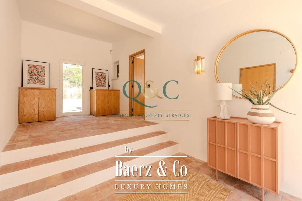 Beautiful luxury home in Santa Bárbara de Nexe, Quinta das Raposeiras image