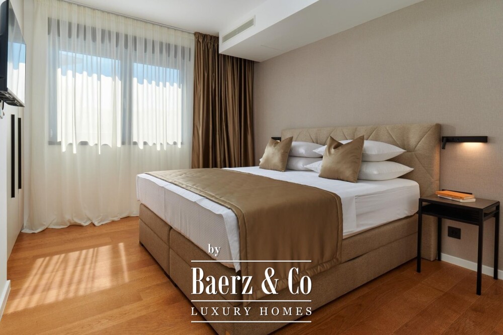 Split, Podstrana, modernly furnished villa in a gated community image